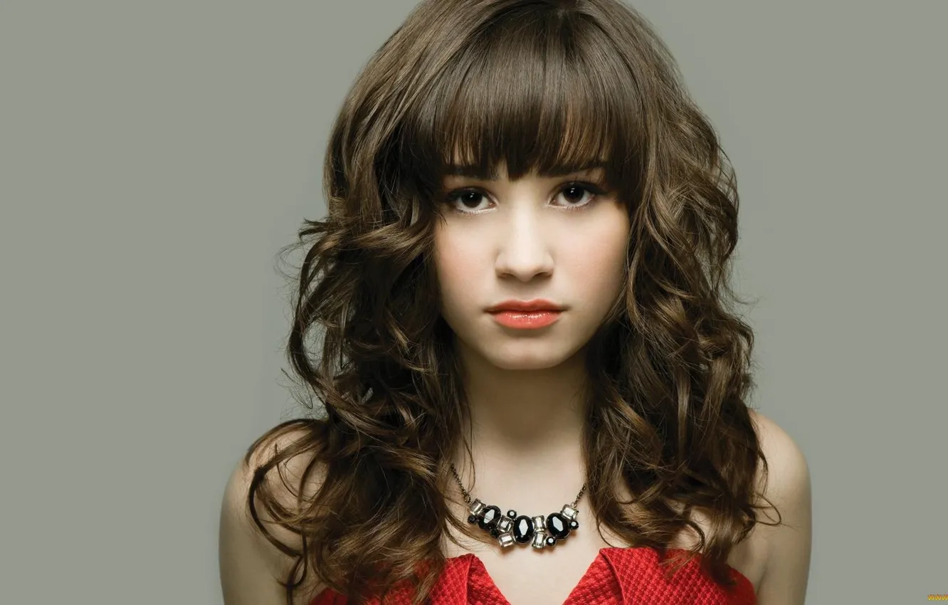 Photo wallpaper look, actress, brown hair, curls, celebrity, Demi Lovato, Demi Lovato, dark brown eyes