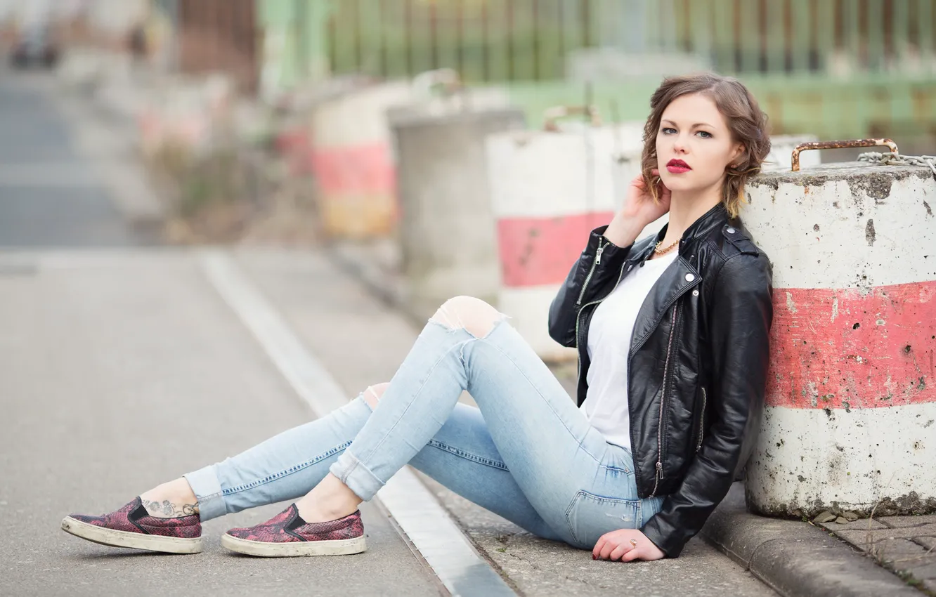 Photo wallpaper girl, street, Regina