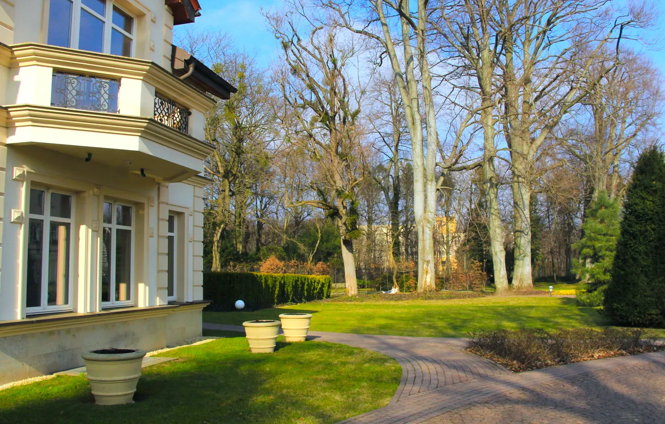 Photo wallpaper house, park, tree, alley