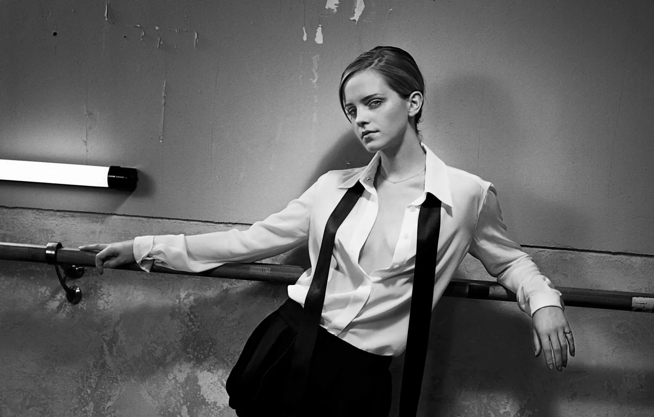 Photo wallpaper black&white, Emma Watson, monochrome, look, pose, actress, Tomboy