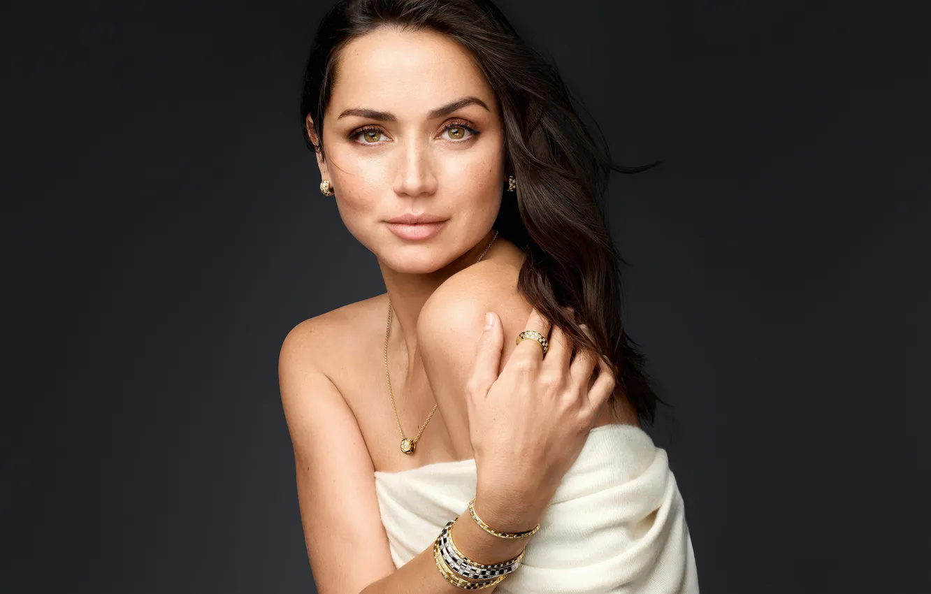 Photo wallpaper look, girl, decoration, face, brunette, beauty, chain, Louis Vuitton