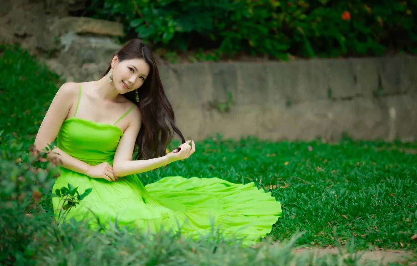 Photo wallpaper look, pose, lawn, model, portrait, hands, makeup, dress