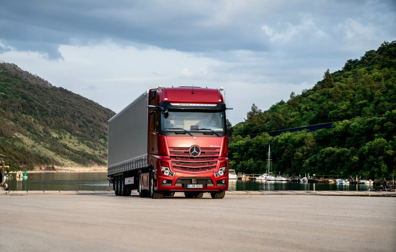 Photo wallpaper Mercedes-Benz, 2018, tractor, Actros 1863 LS