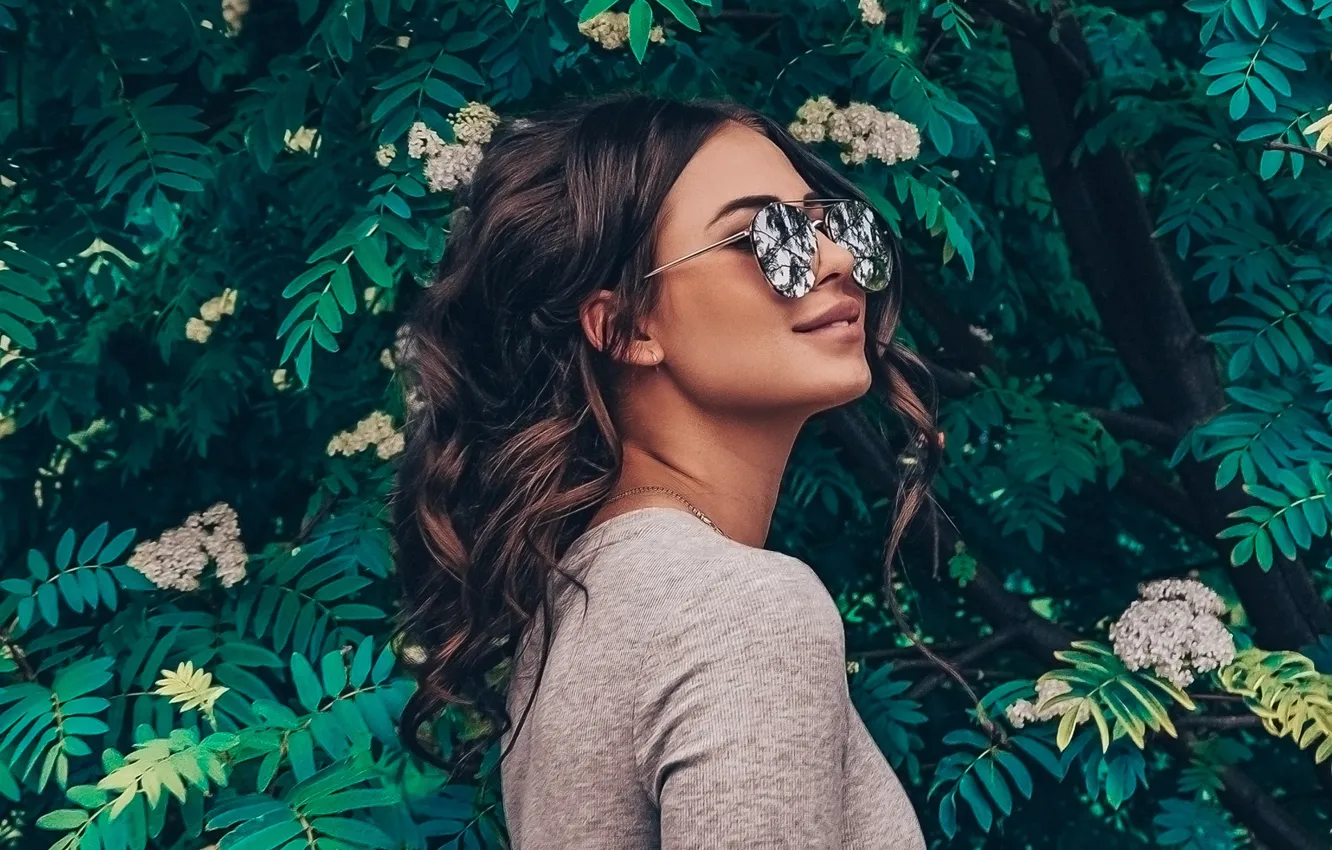 Photo wallpaper leaves, girl, glasses, Dmitry Khokhlov