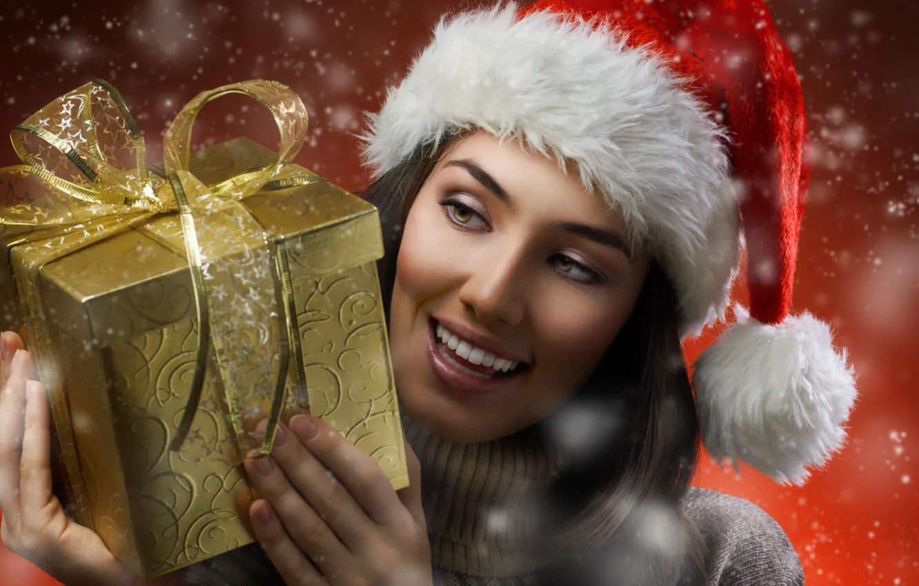 Photo wallpaper girl, snow, smile, holiday, box, gift, brown hair, cap