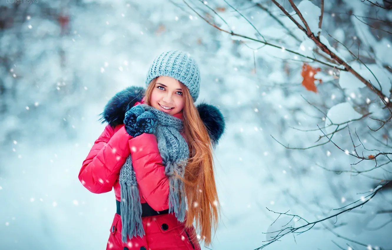 Photo wallpaper winter, forest, look, girl, snow, branches, nature, face