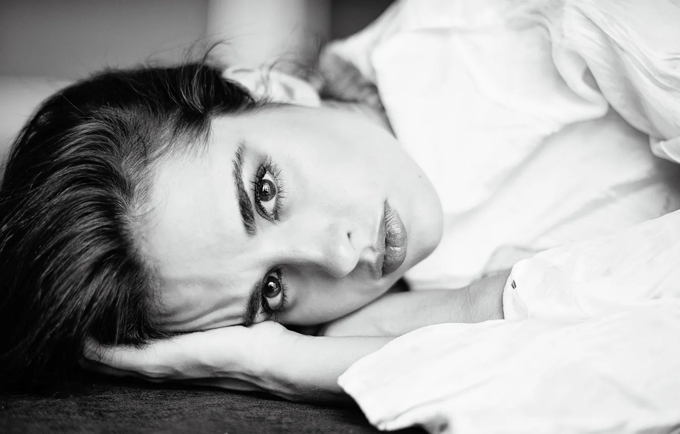 Photo wallpaper look, pose, brunette, lies, black and white