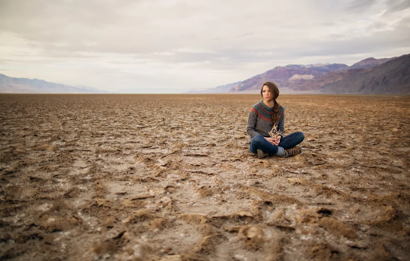 Photo wallpaper girl, mood, desert