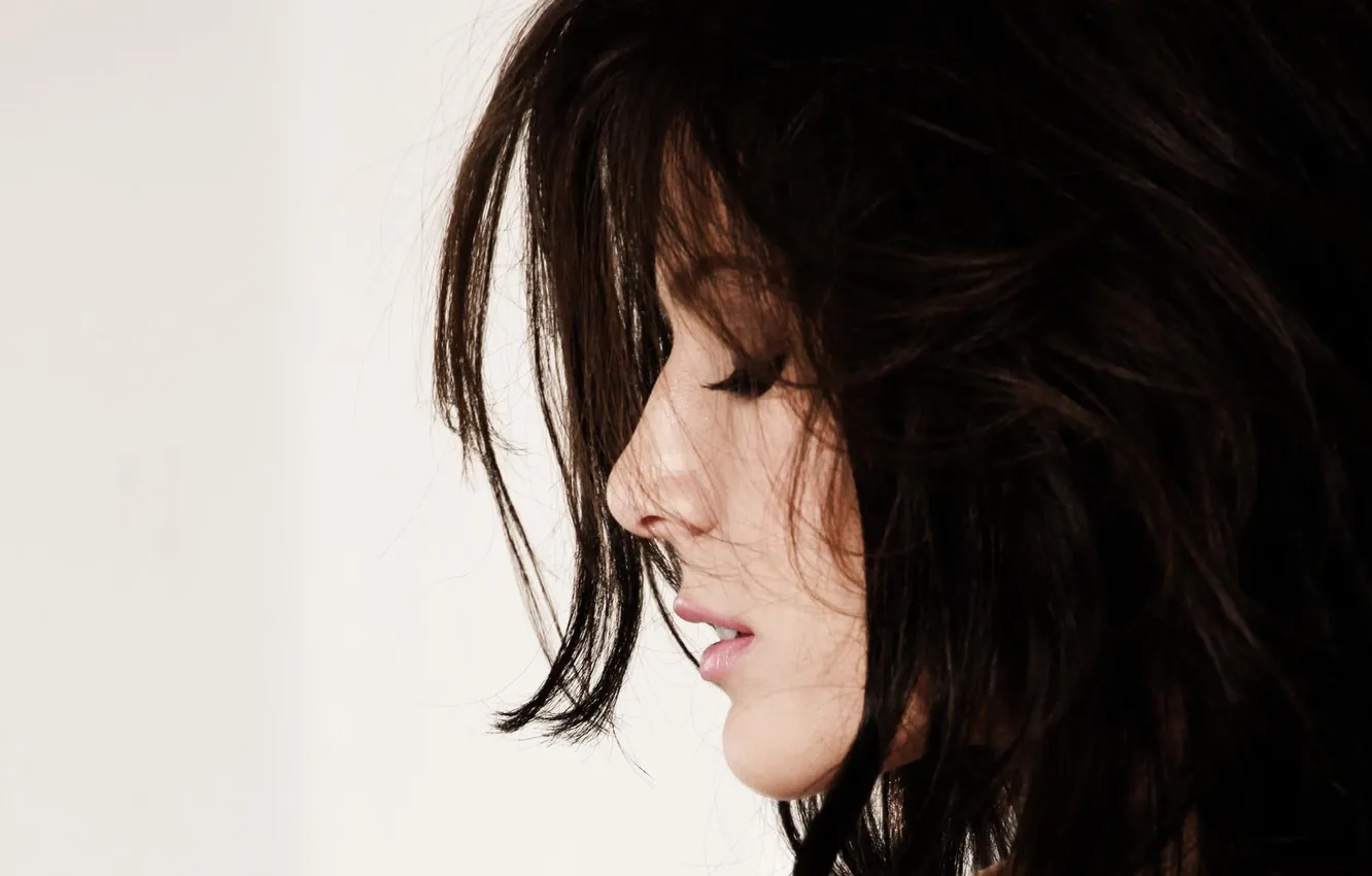 Photo wallpaper girl, brunette, face. profile