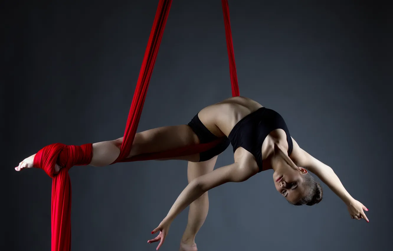 Photo wallpaper beauty, position, fabrics, technique, dexterity, dance in heights