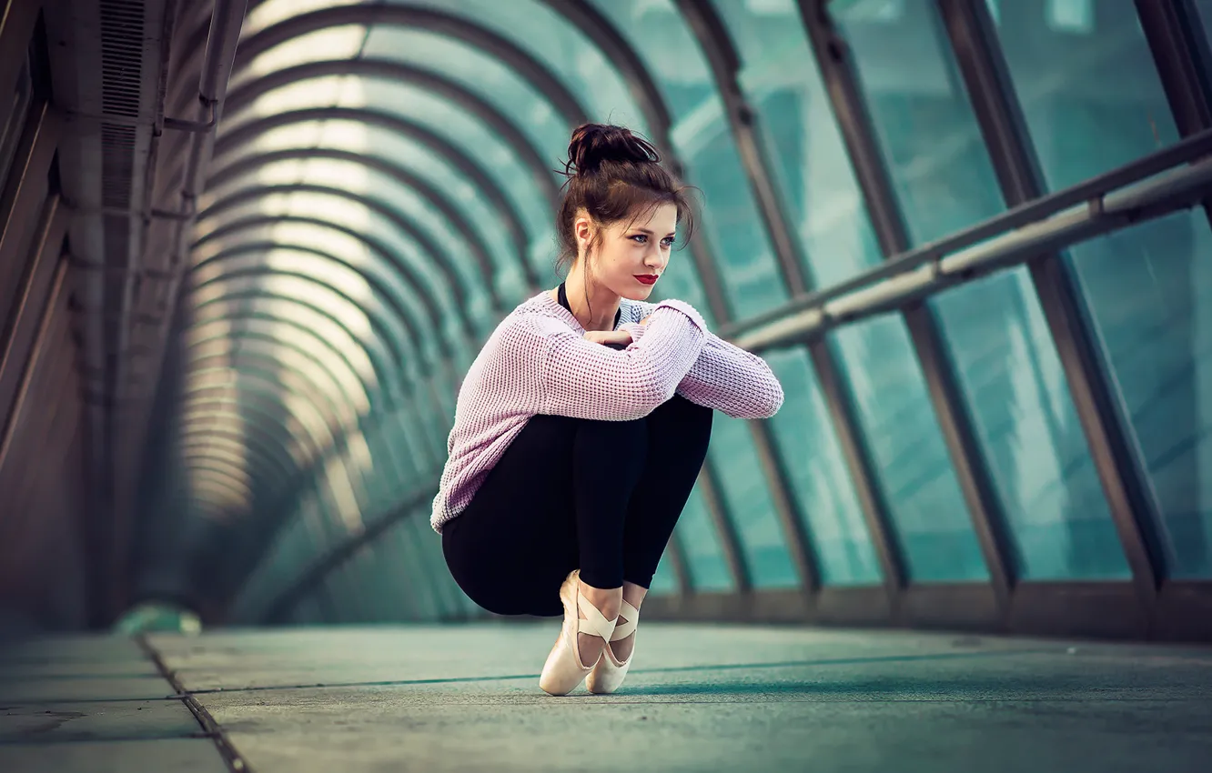 Photo wallpaper the city, grace, ballerina, Pointe shoes, tights