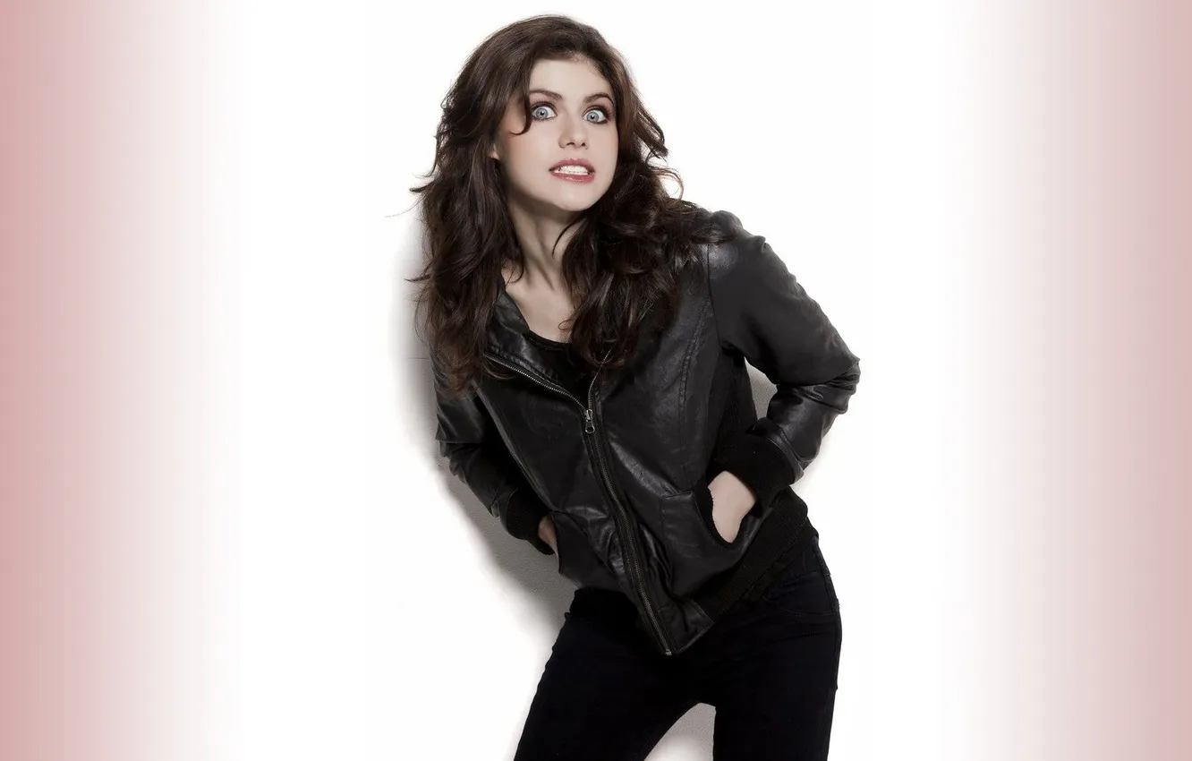 Photo wallpaper girl, woman, beautiful, model, actress, Alexandra Daddario