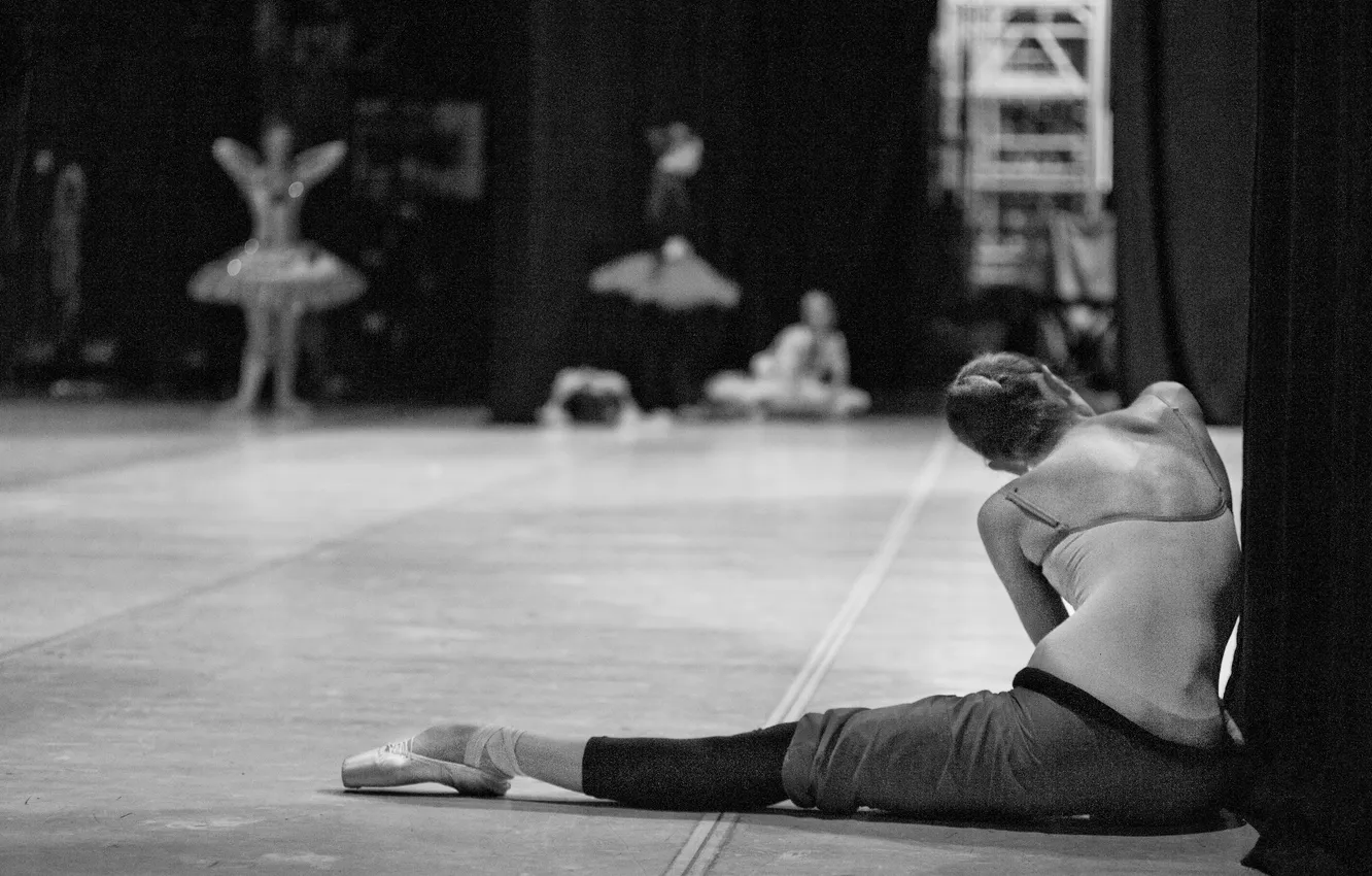 Photo wallpaper black and white, ballerina, stretching, Georgy Sapozhnikov