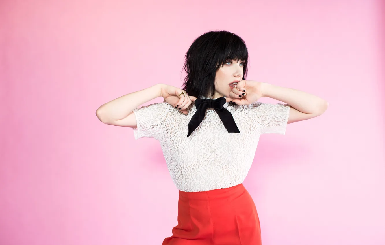 Photo wallpaper girl, pose, background, butterfly, brunette, hairstyle, photographer, tie