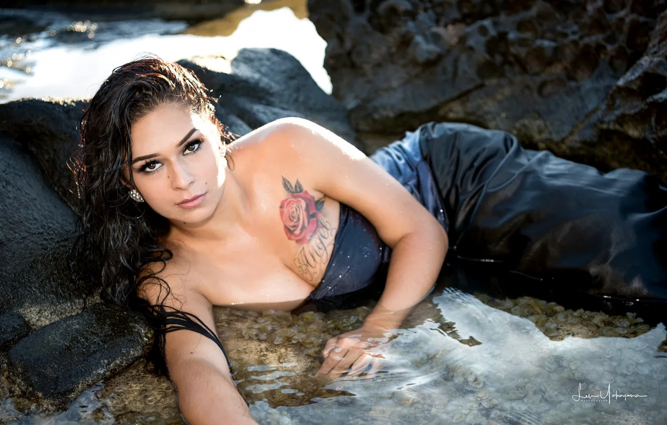 Photo wallpaper sea, look, water, girl, pose, stones, roses, tattoo