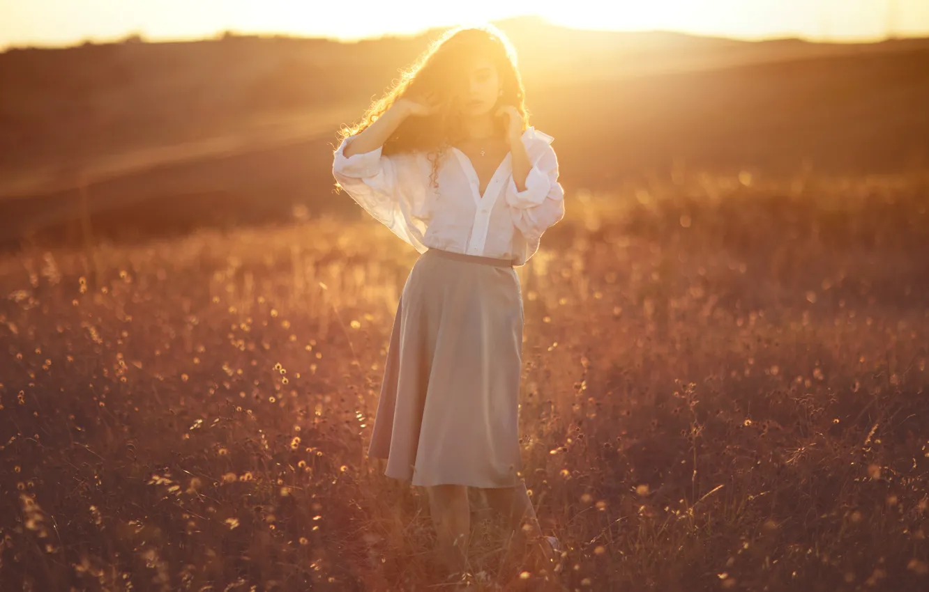 Photo wallpaper field, summer, look, girl, the sun, rays, light, nature