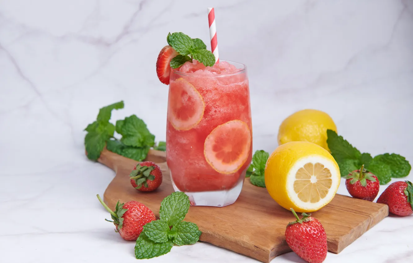 Photo wallpaper glass, lemon, strawberry, drink, smoothies