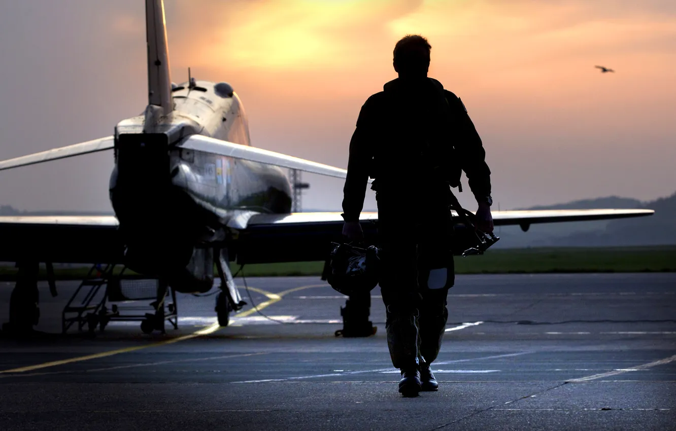 Photo wallpaper RAF, pilot, silhouette, walking, Hawk Aircraft