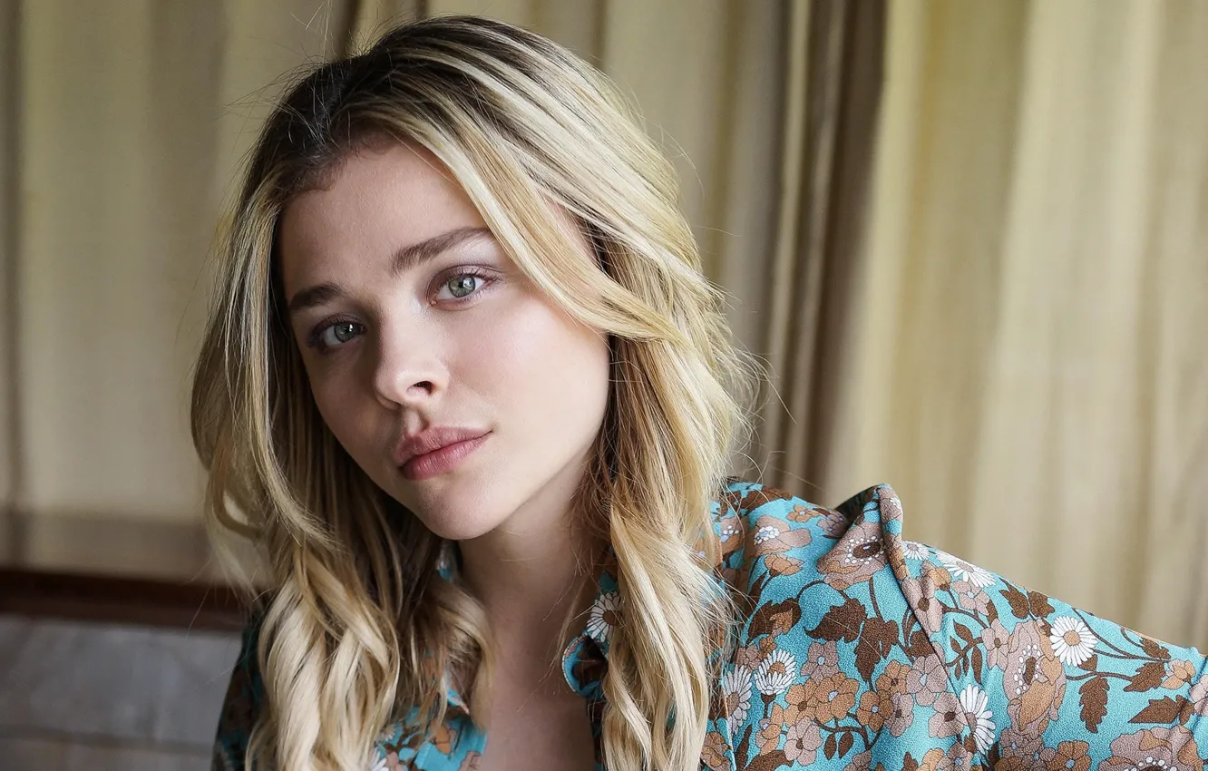 Photo wallpaper look, girl, blouse, Chloe Grace Moretz