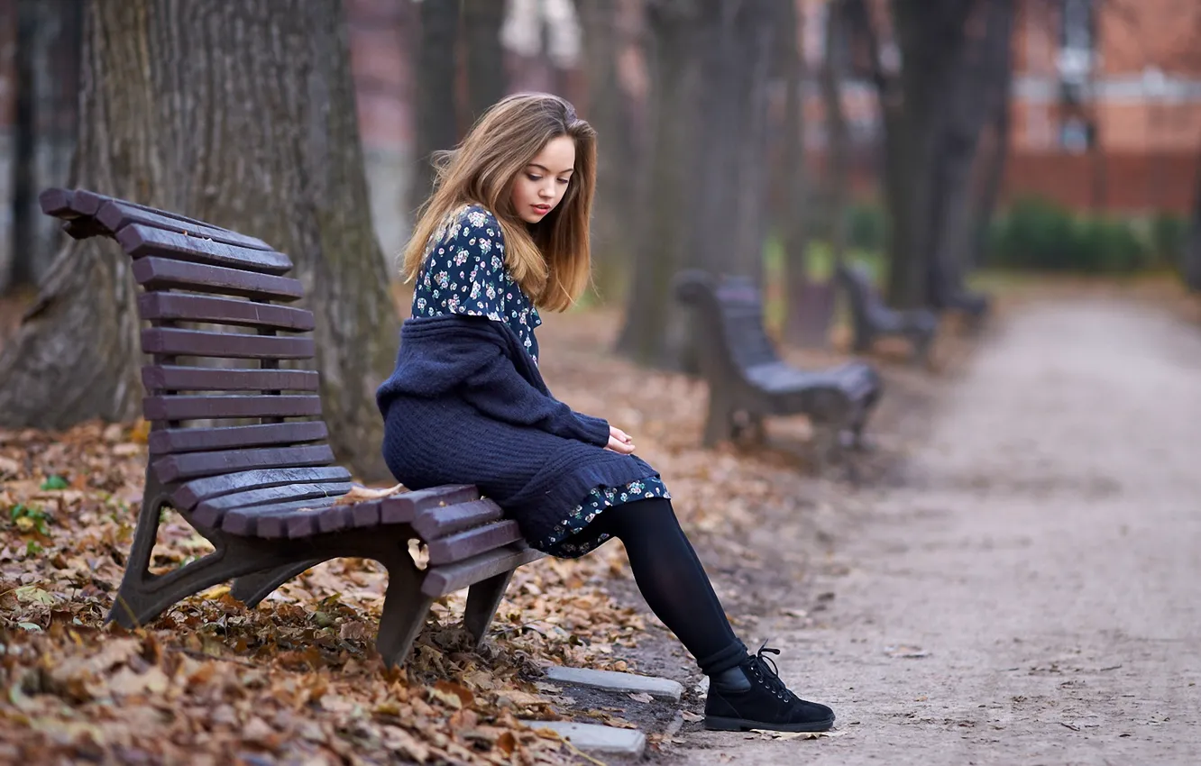 Photo wallpaper Park, shop, late autumn, thoughtful girl, fallen leaves