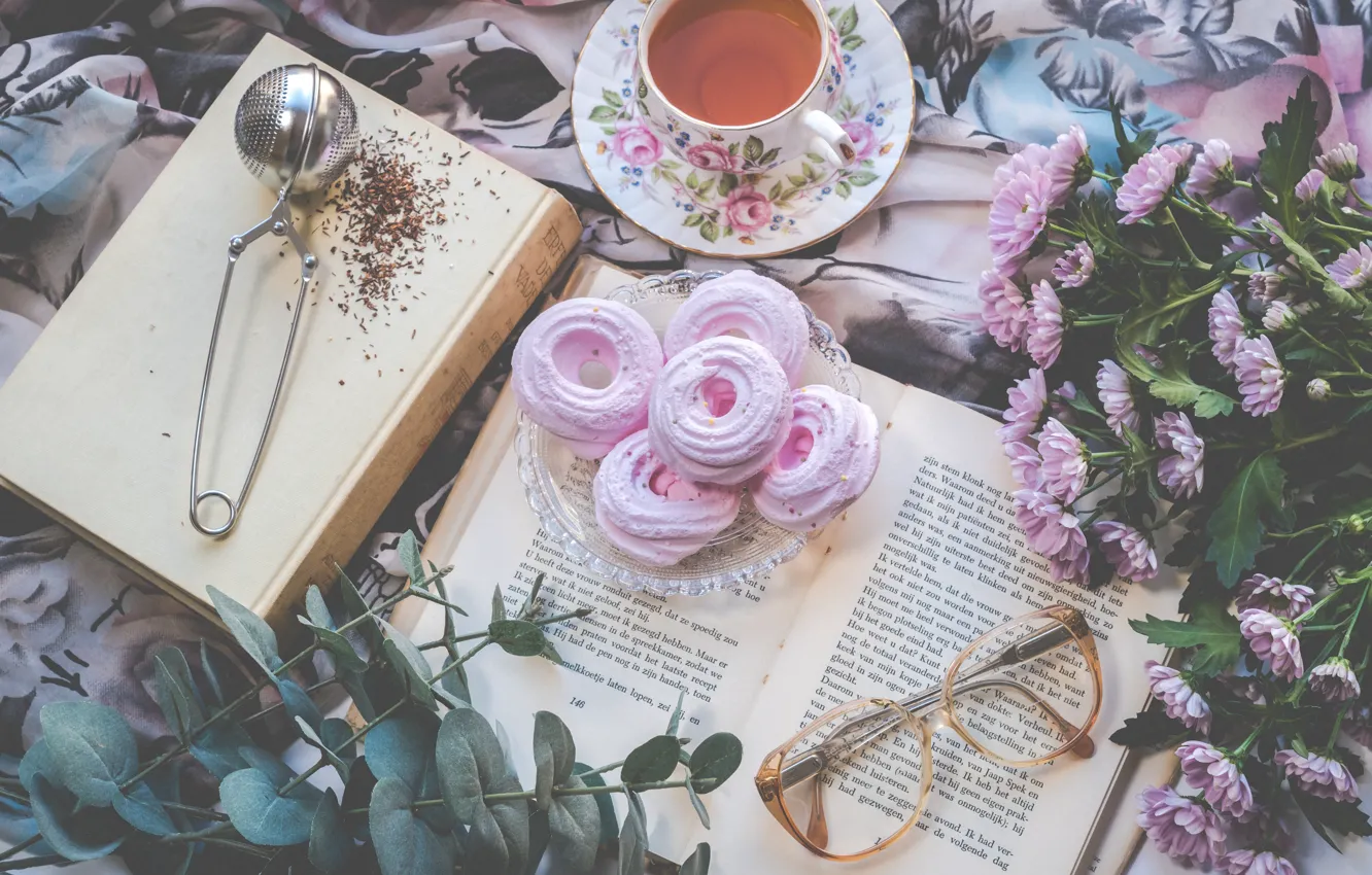 Photo wallpaper flowers, tea, books, marshmallows