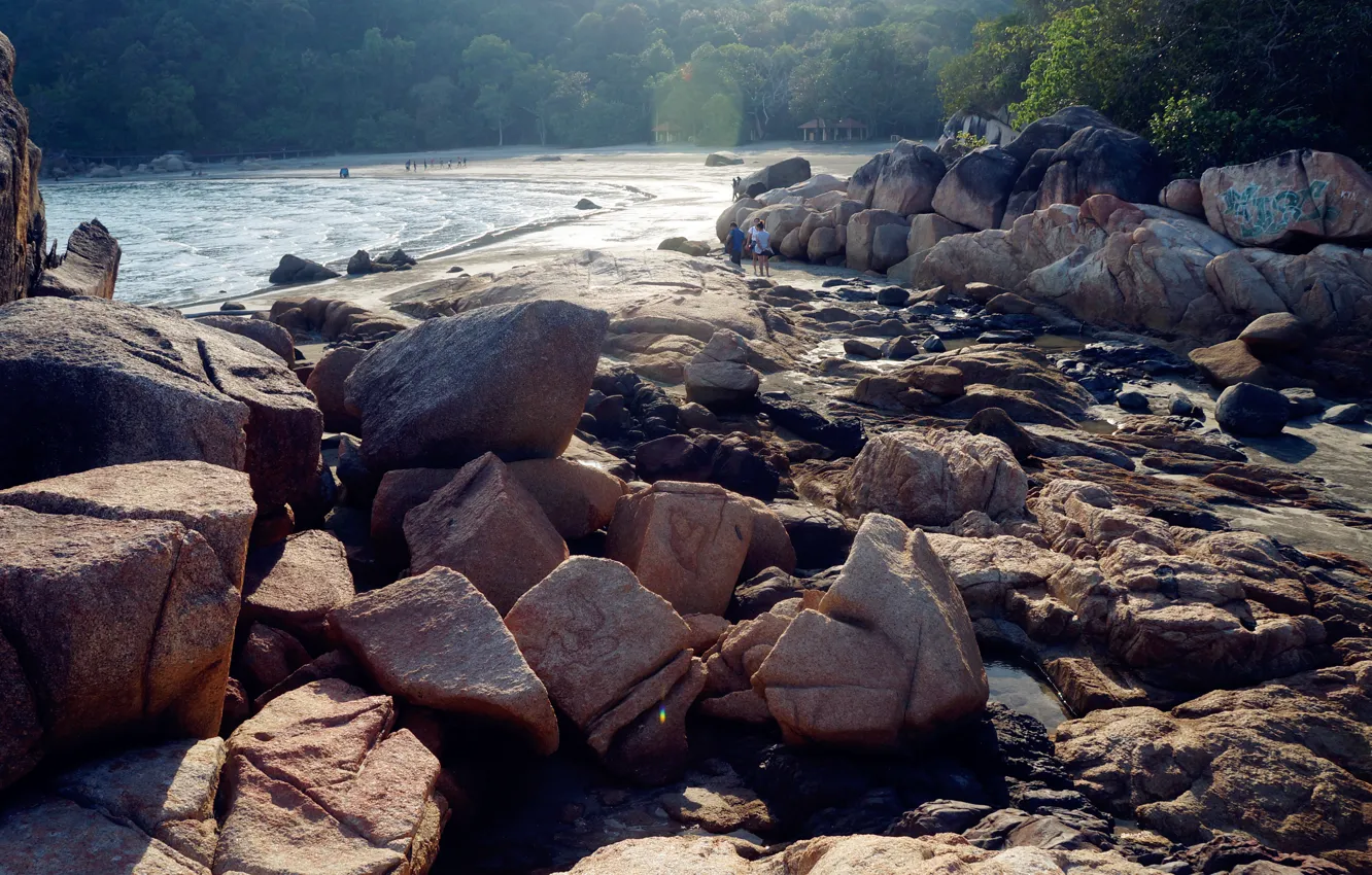 Photo wallpaper beach, rocks, people, Malaysia, kuantan, teluk, cempedak