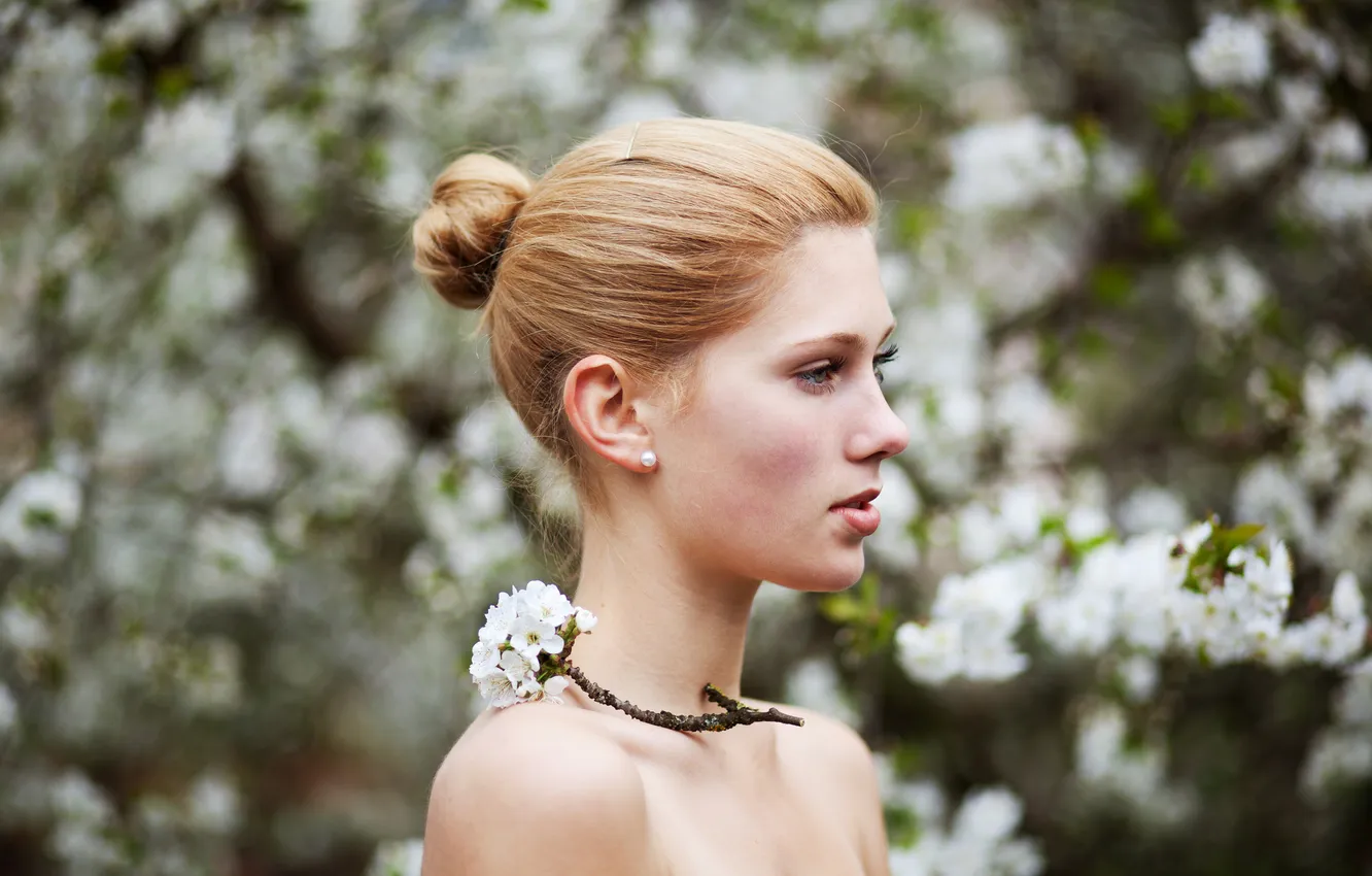 Photo wallpaper girl, trees, branches, color, portrait, spring