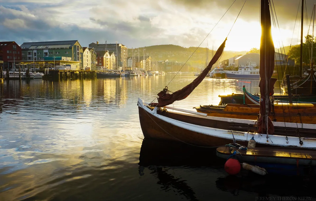 Photo wallpaper landscape, sunset, home, Bay, boats, pier, town