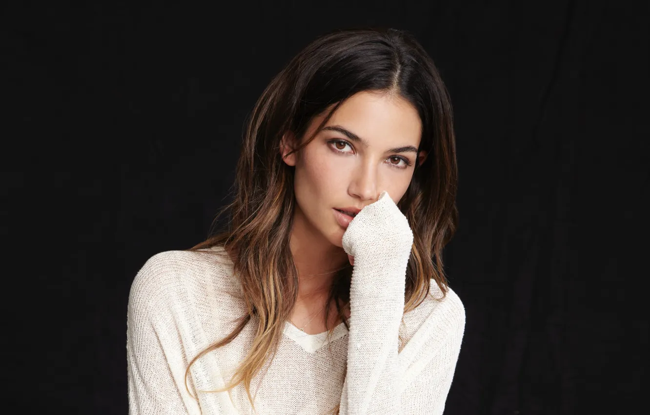 Photo wallpaper girl, model, black background, Victoria's Secret Angel, Lily Aldridge, Lily Aldridge