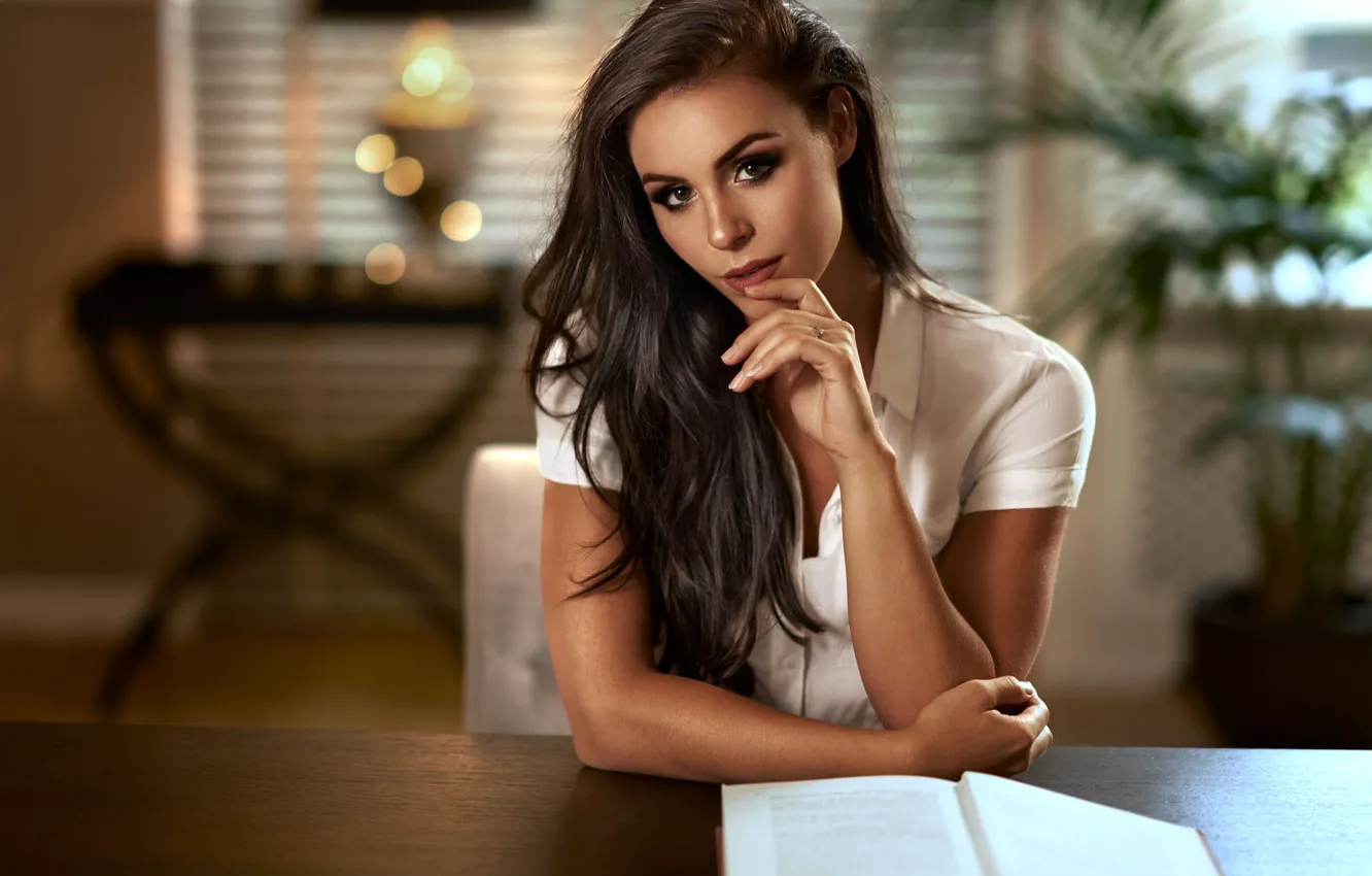 Photo wallpaper girl, photo, photographer, model, bokeh, lips, brunette, book