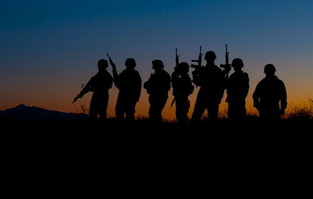 Photo wallpaper sunset, weapons, soldiers, warriors, men