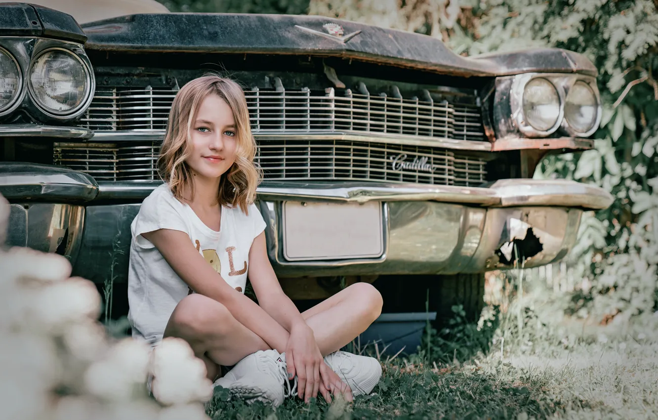 Photo wallpaper girl, cadillac, classic, blonde, young girl