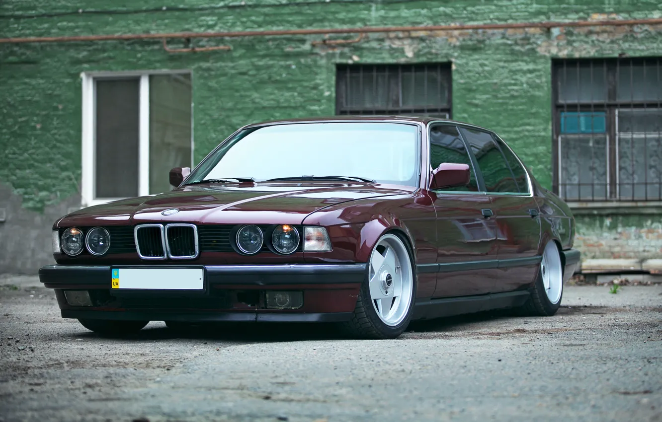 Photo wallpaper BMW, dark red, E32