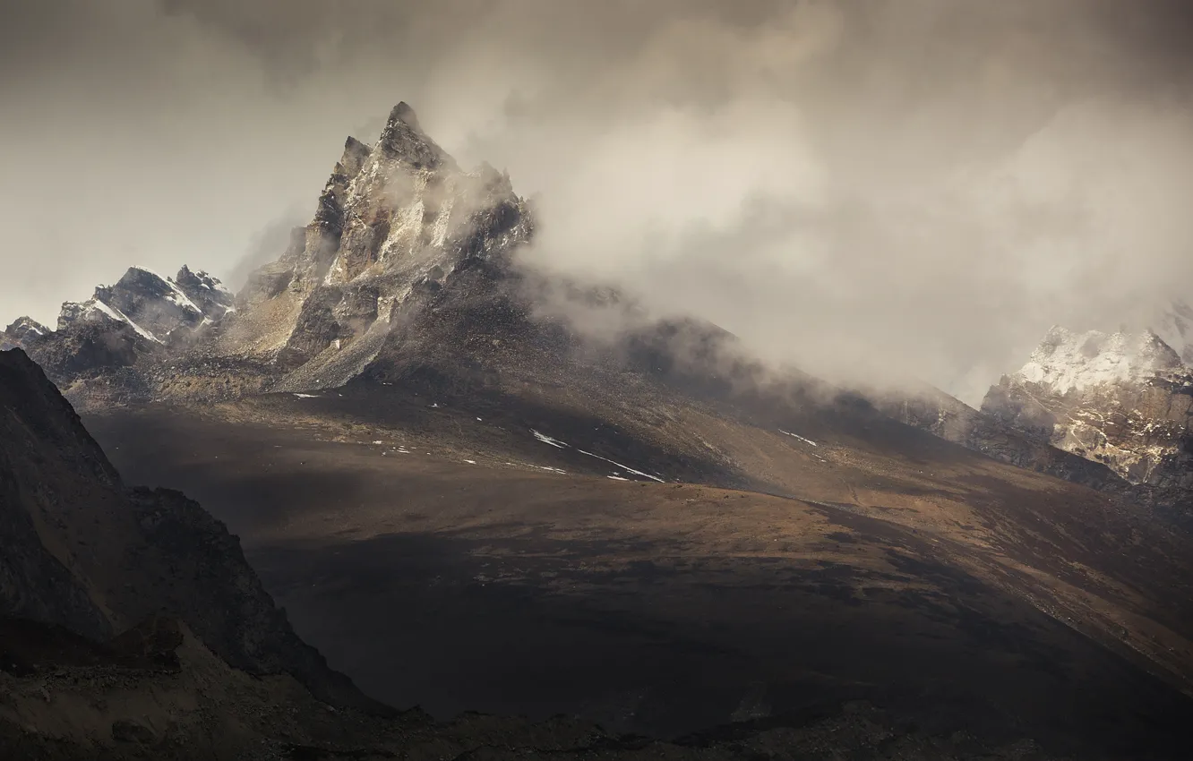 Photo wallpaper clouds, mountains, rocks, the Himalayas