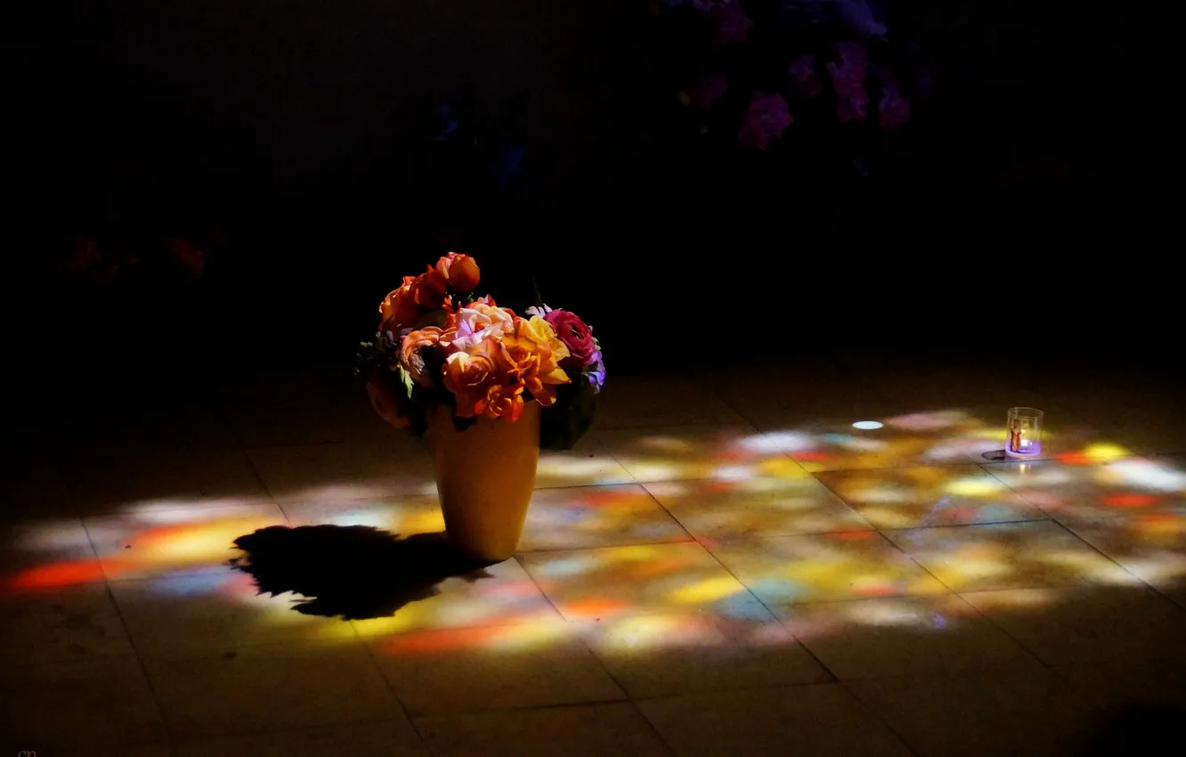 Photo wallpaper flowers, tile, bouquet, lighting, floor, vase