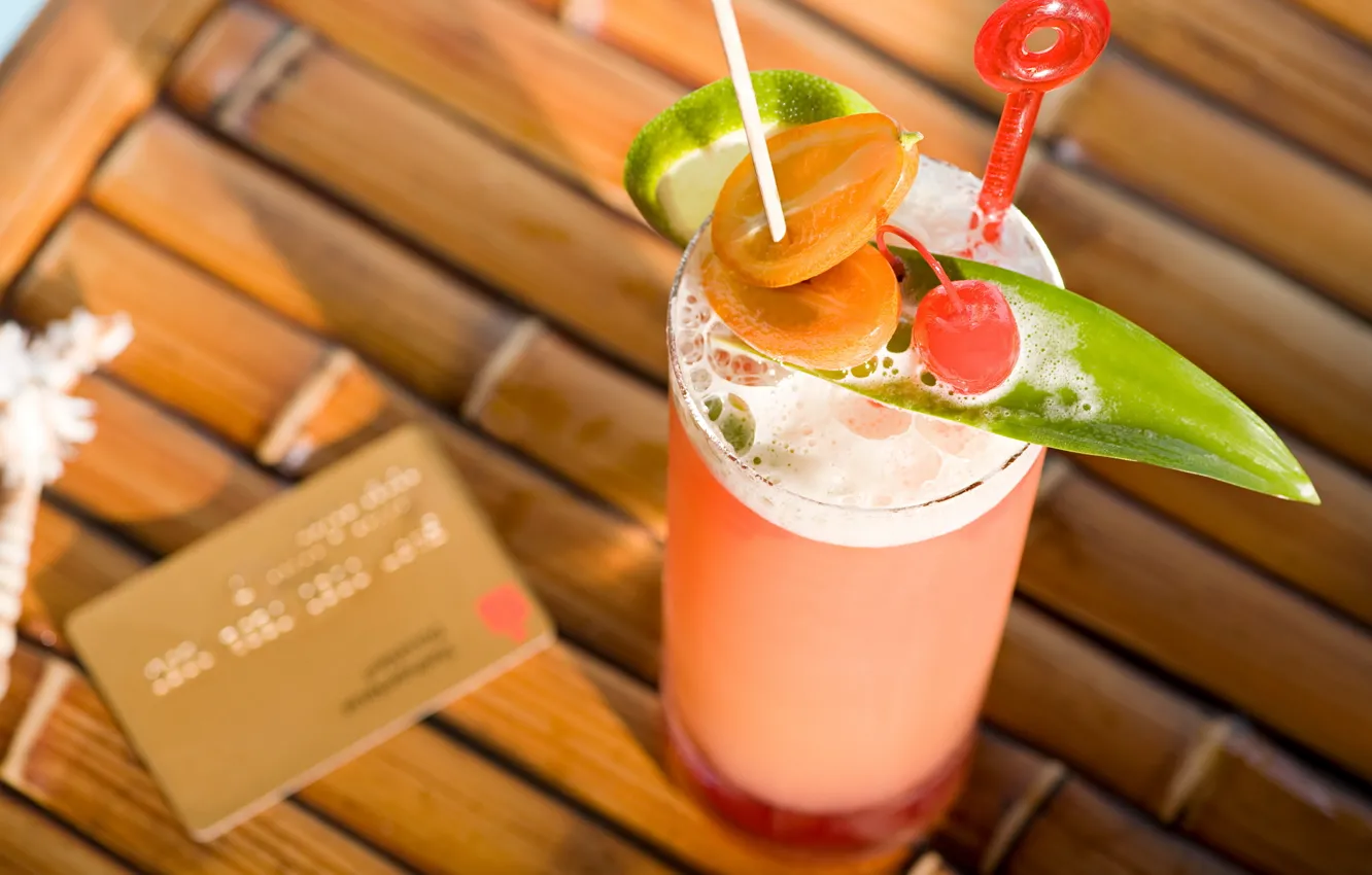 Photo wallpaper glass, cocktail, credit card