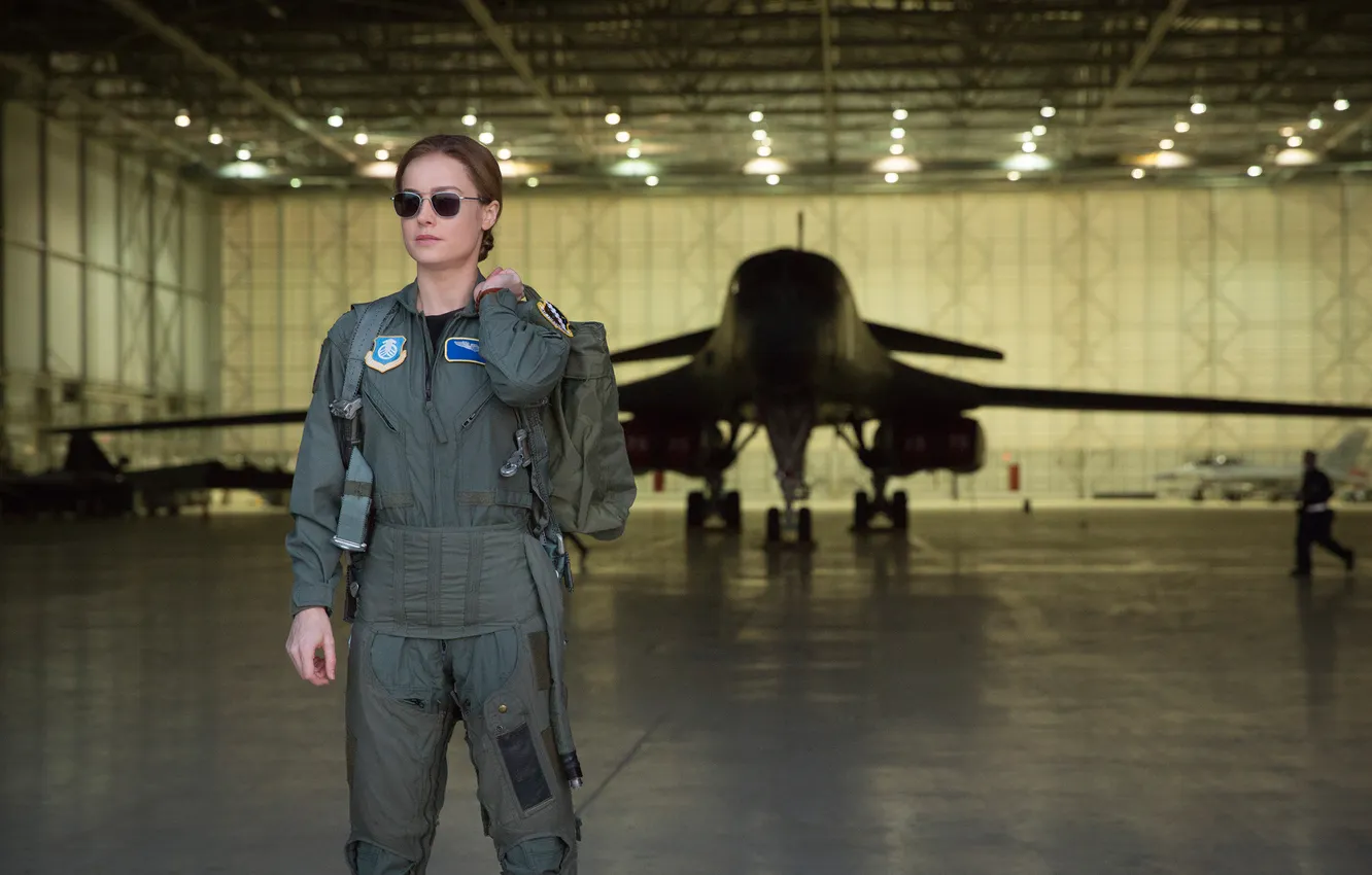 Photo wallpaper fiction, frame, glasses, hangar, pilot, the plane, jumpsuit, Marvel
