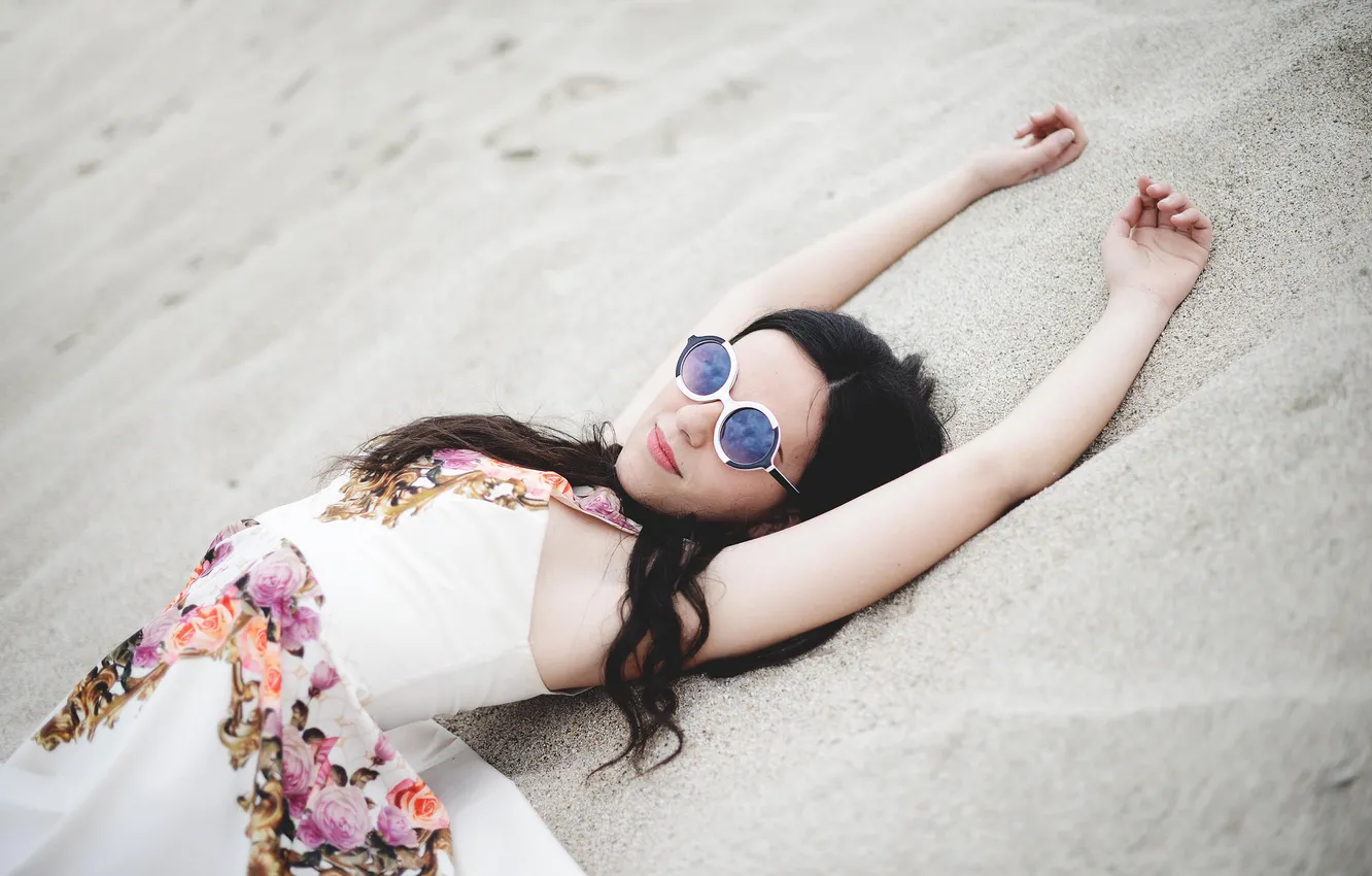 Photo wallpaper sand, girl, pose, dress, brunette, glasses
