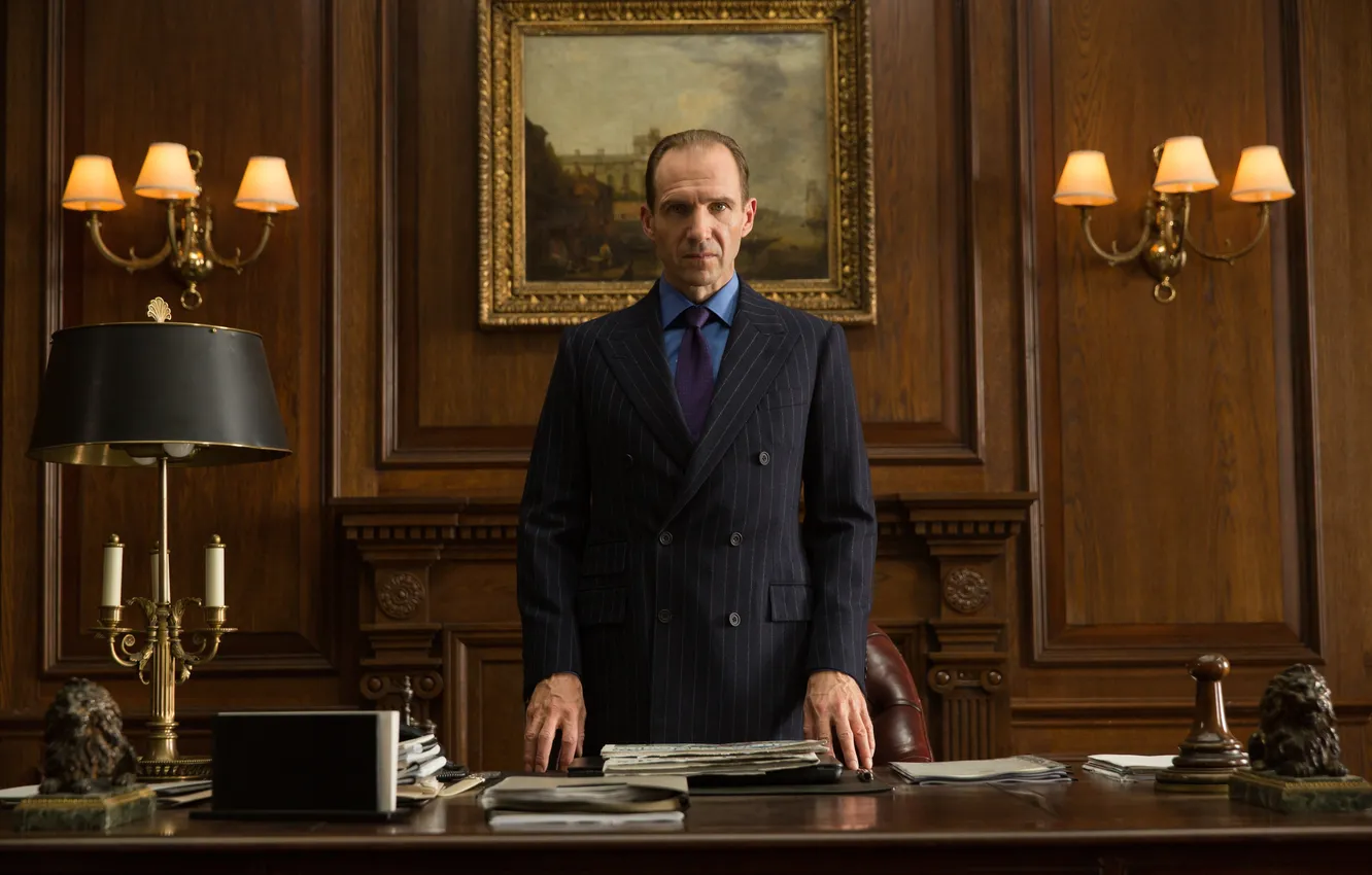 Photo wallpaper table, lamp, picture, costume, office, Ralph Fiennes, Ralph Fiennes, 007: RANGE