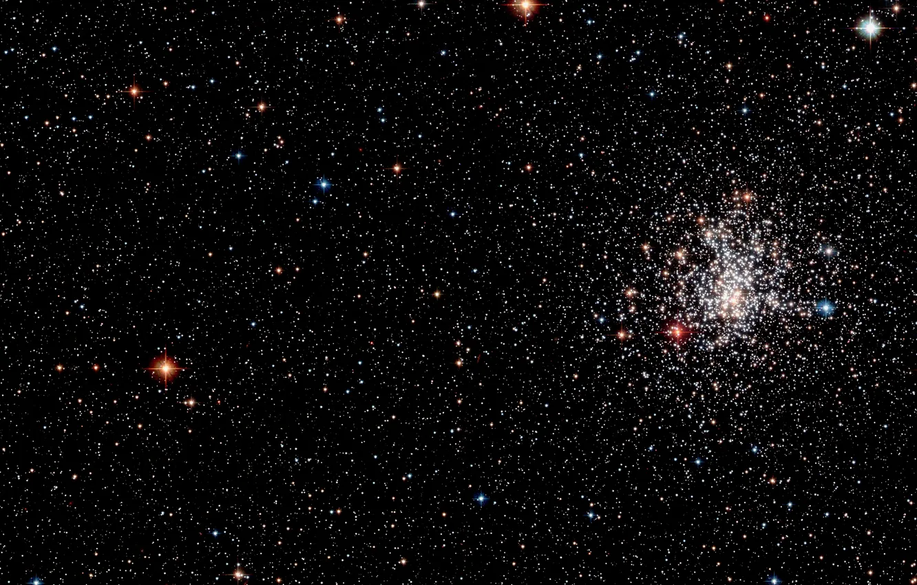 Photo wallpaper Hubble Space Telescope, NGC 2108, Globular Cluster, Constellation of Dorado