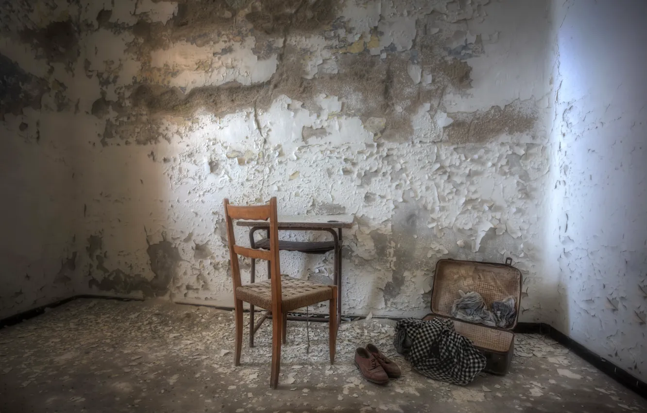 Photo wallpaper table, chair, suitcase