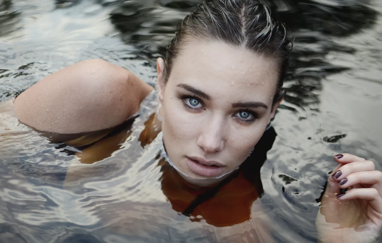 Photo wallpaper eyes, water, model, look, Emily Doyle