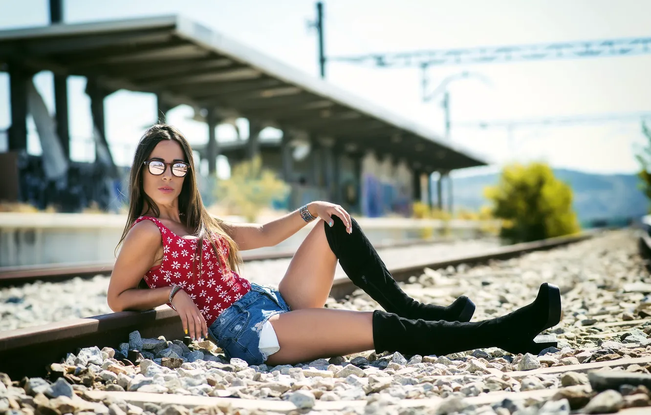 Photo wallpaper girl, railroad, Raquel