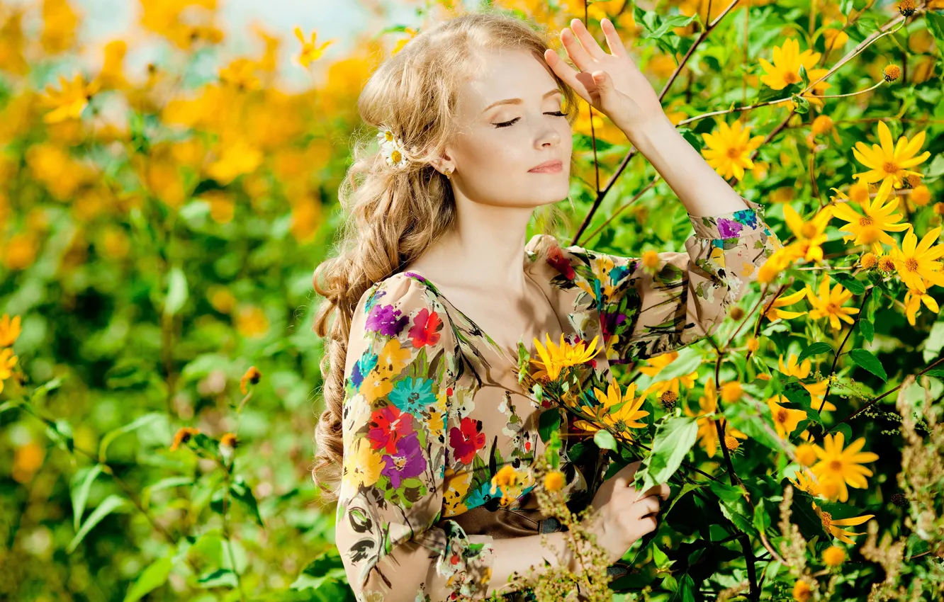 Photo wallpaper summer, the sun, flowers, pose, makeup, garden, dress, hairstyle