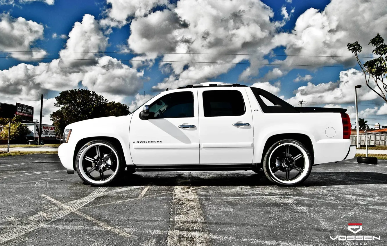 Photo wallpaper white, the sky, hdr, Parking, drives, chevrolet, avalanche