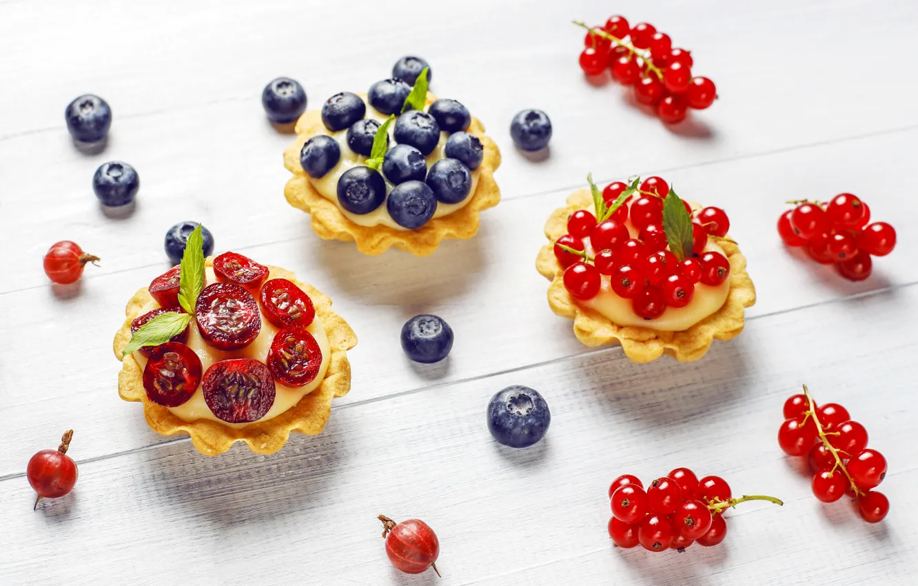 Photo wallpaper red, cherry, berries, Board, blueberries, cake, placer, light background