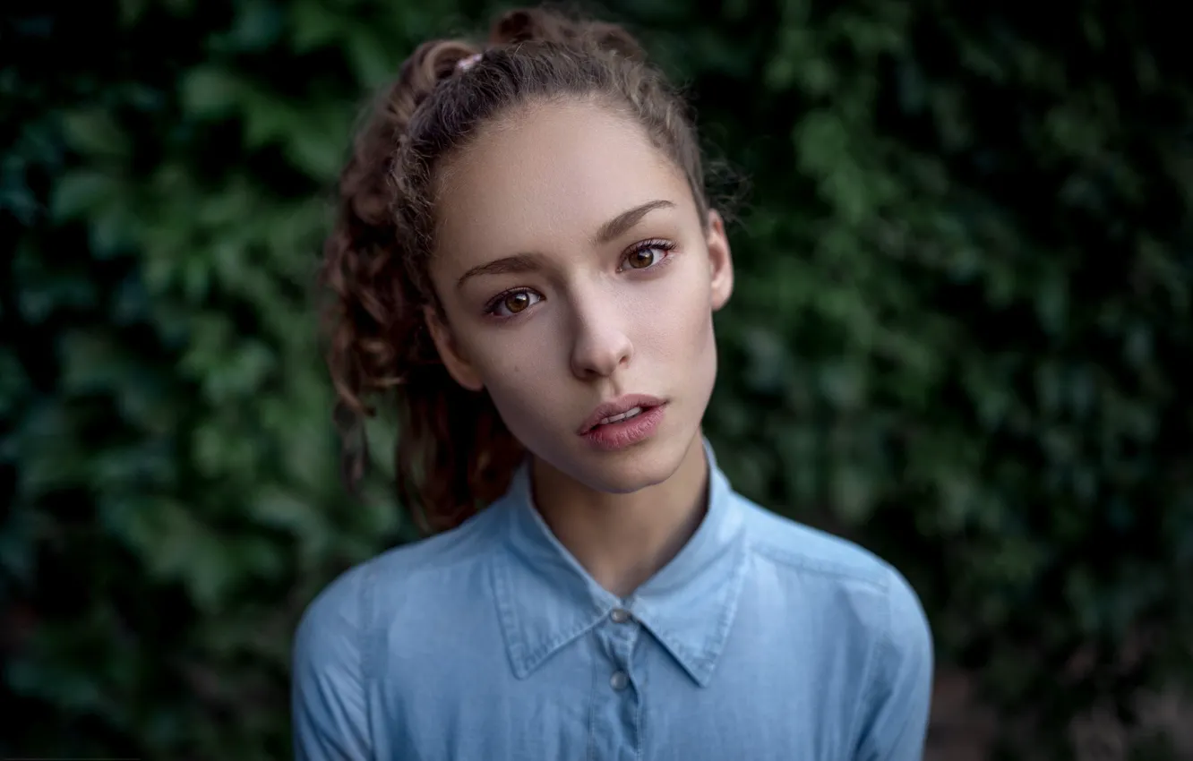 Photo wallpaper girl, long hair, brown hair, brown eyes, photo, photographer, model, bokeh