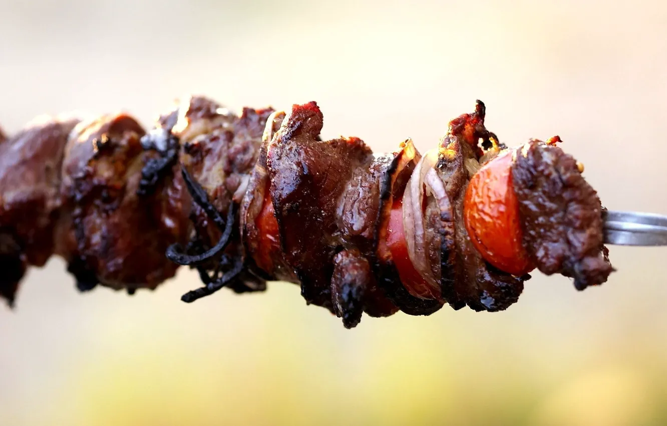 Photo wallpaper bow, meat, pieces, tomato, kebab, skewer