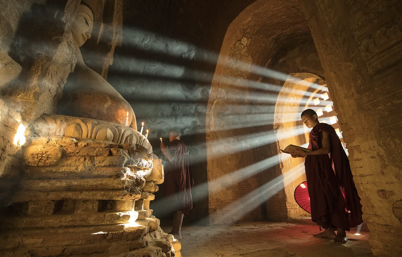 Photo wallpaper smoke, meditation, monks, buddhists