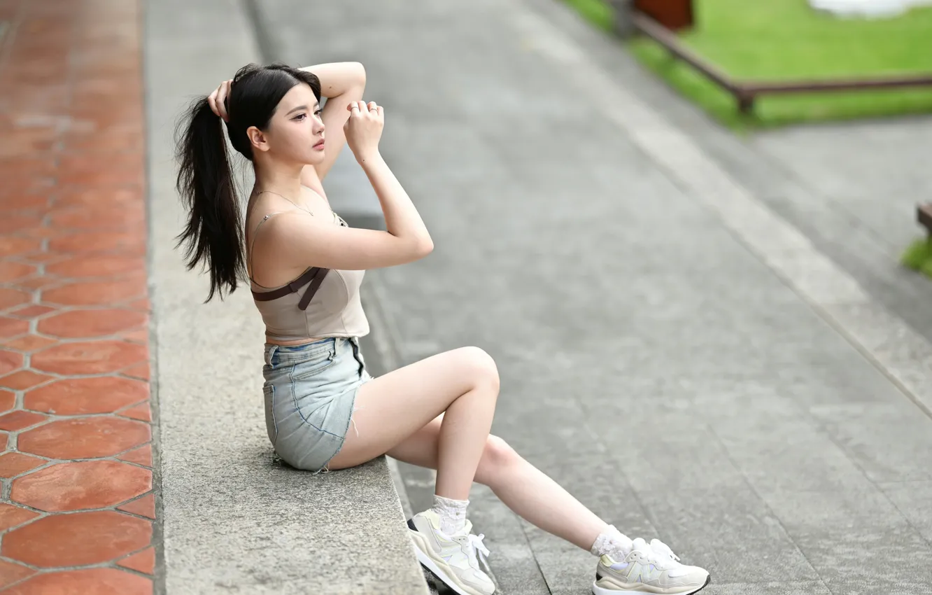 Photo wallpaper pose, model, shorts, portrait, makeup, figure, brunette, hairstyle